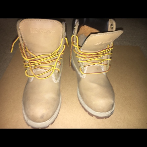 Timberland Shoes - Picture 2 of 9